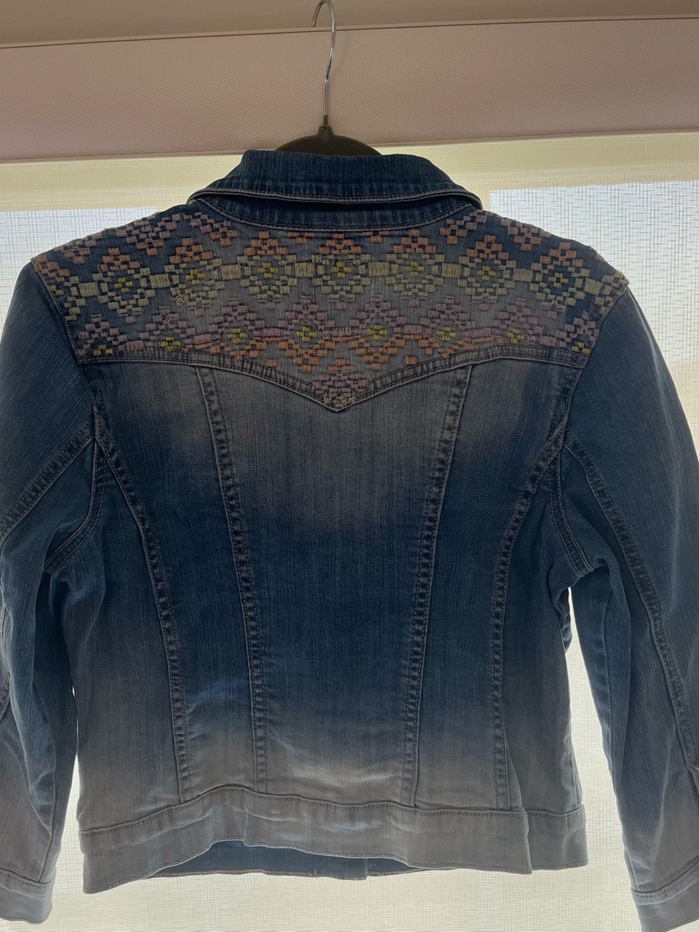 Jessica Simpson Boho
Ombre Bleached Denim Jacket Size Medium - Picture 11 of 14
